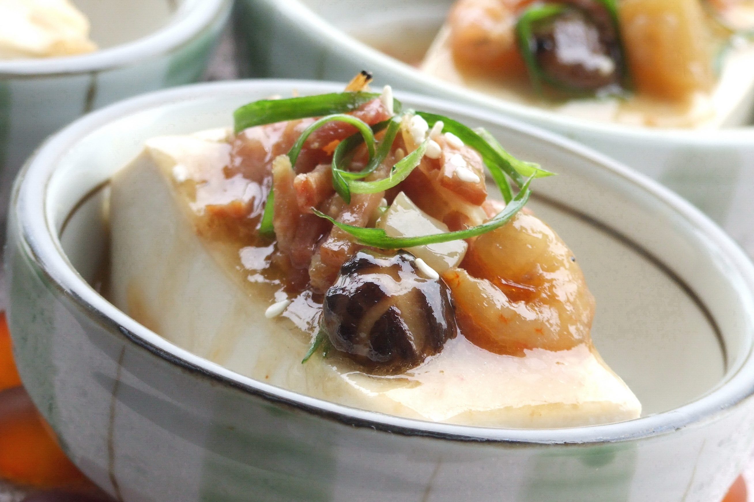  p>金银蒜蒸豆腐是一款以 a target="_blank" href="/item/金华火腿