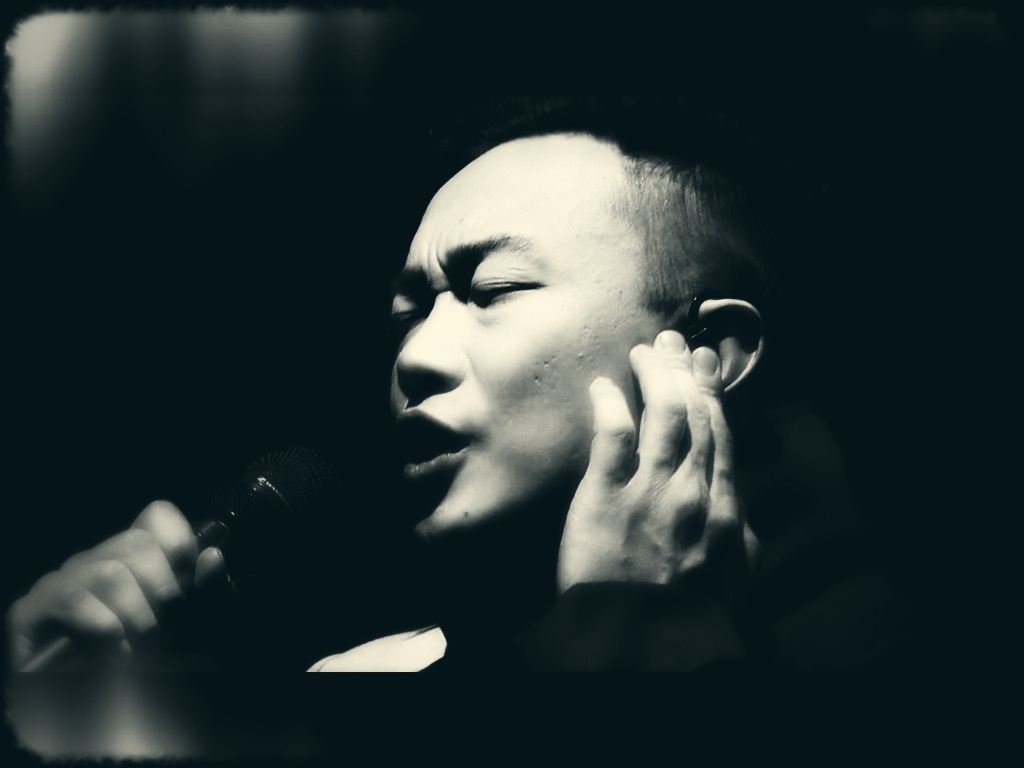  p>陈奕迅(eason chan),1974年7月27日出生于中国香港,祖籍广东省东莞