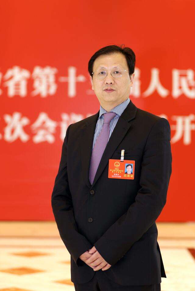 10生,安徽望江人,中共,全日制大学.