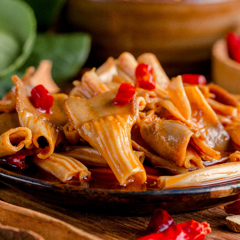  p>香辣脆肠是一款家常菜品,制作原料主要有乳肠