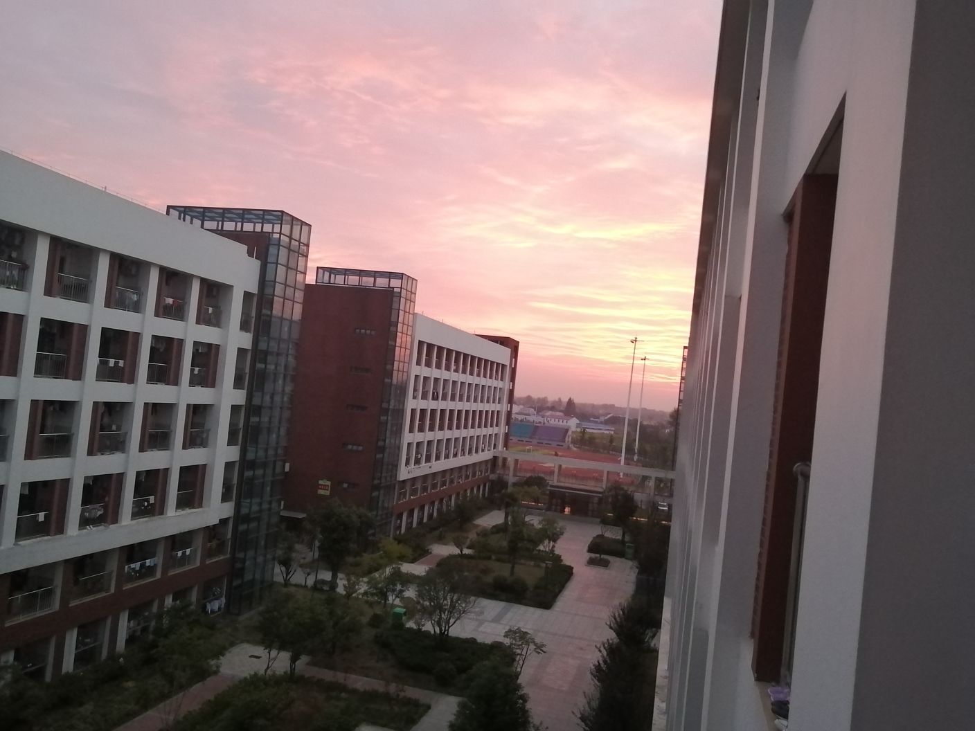 data-id="ucwjibj2eknt">舒城职业学校源于1901年舒城县斌农学堂师范