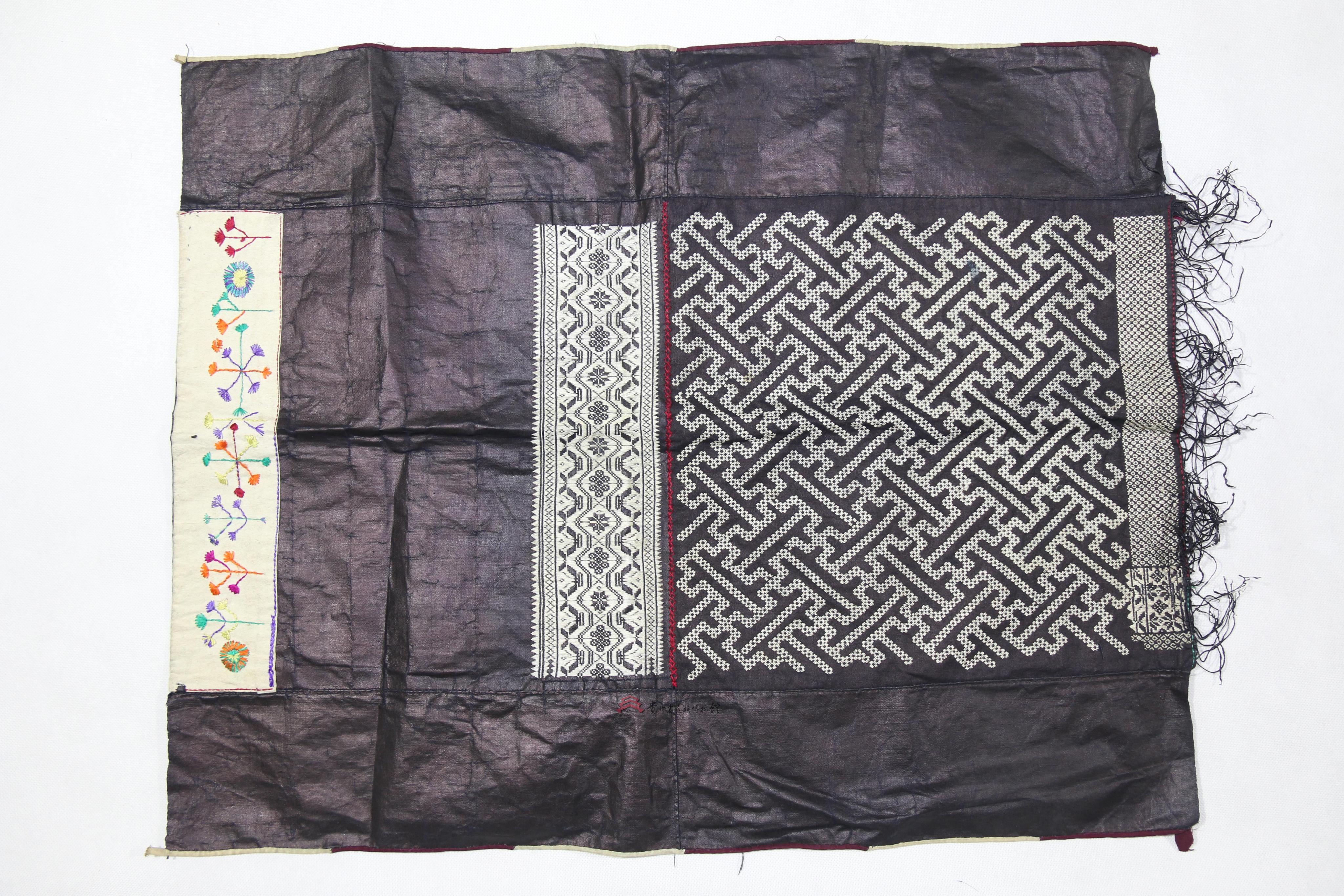 当代剑河苗族亮布挑花几何纹流苏围腰