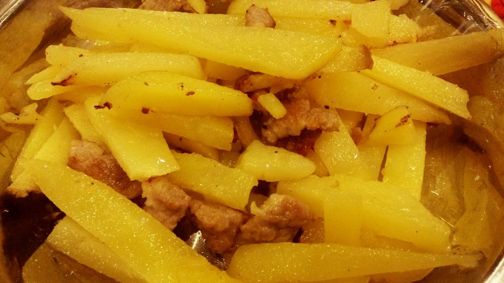 土豆条炒肉片