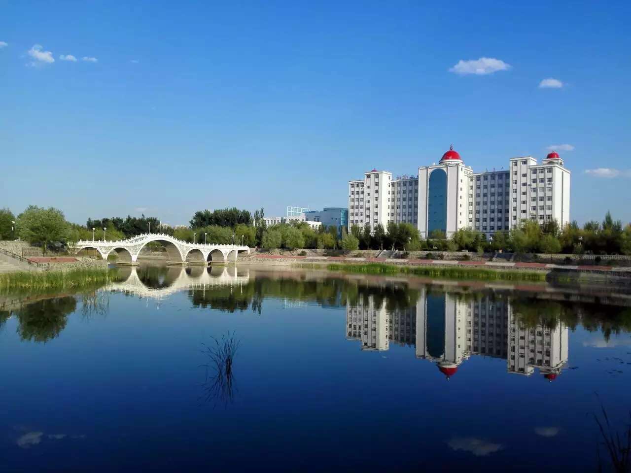 科尔沁艺术职业学院