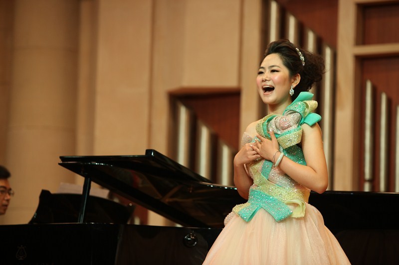  a target="_blank" href="/item/安徽">安徽 /a>籍青年女歌手