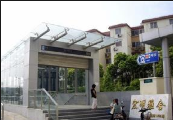 便利生活触手可及,紧邻中央商务区,地铁九号线星中路站就在小区门口