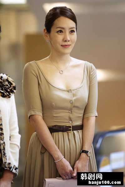  p>金廷恩,1976年3月4日出生于首尔,韩国电视电影女演员.