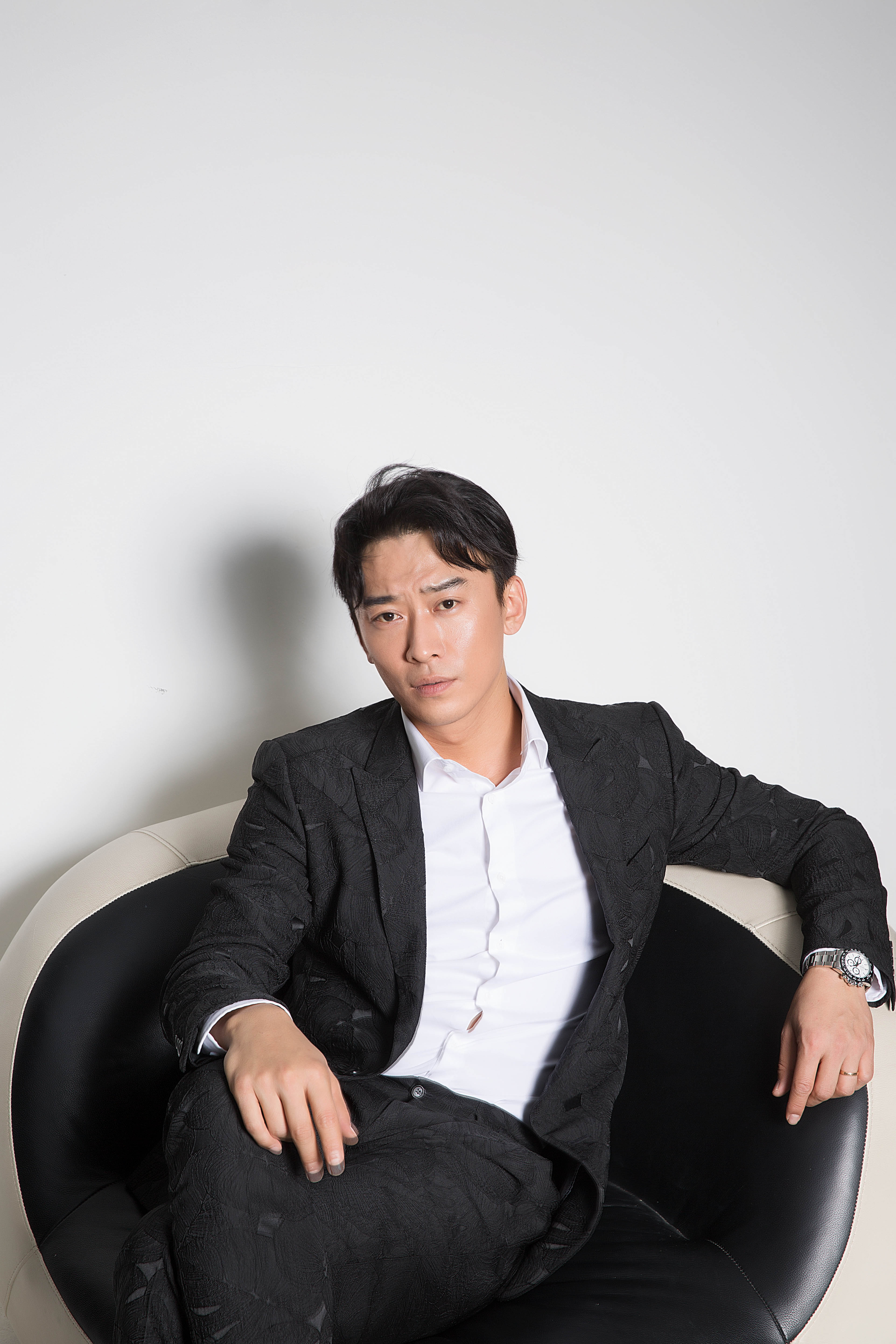  p data-id="gncntblp5o">郑奇,1984年8月4日出生于黑龙江省哈尔滨市