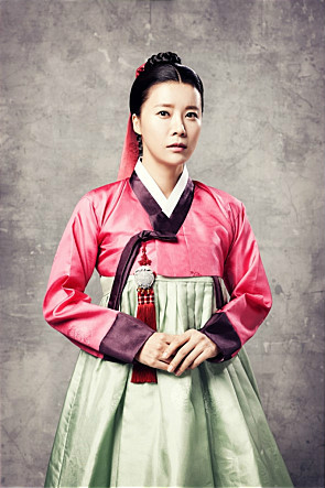  p>柳善(      ,yu sun),1976年2月11日生于韩国,韩国女演员,本名王裕