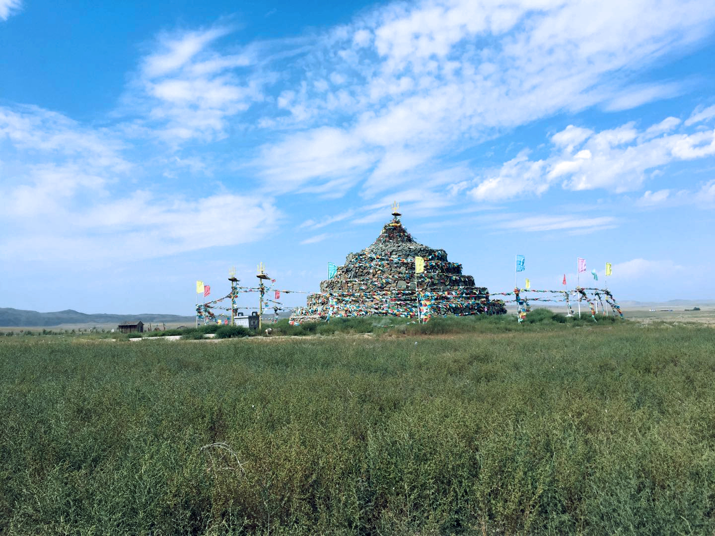  p>德岭山水库地处内蒙古自治区巴彦淖尔市乌拉特大草原,距乌拉特中旗