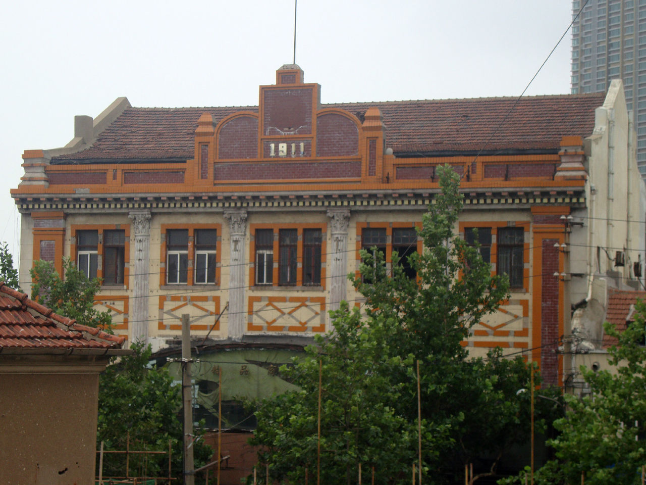  p data-id="gnx62rnwx1">青岛谦祥益创建于1911年,是章丘旧军孟家祥