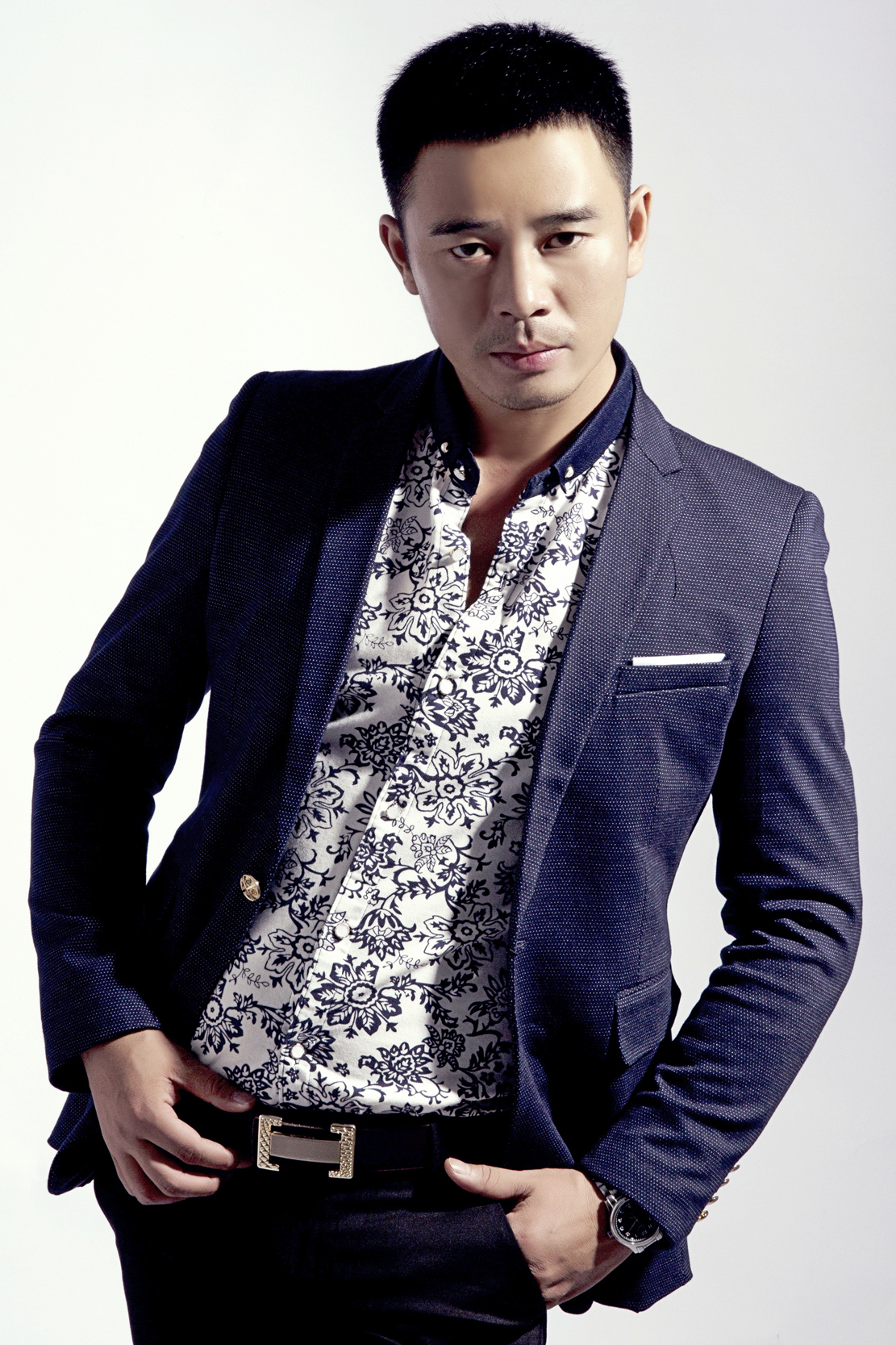  p>李佳繁,1981年11月22日出生于安徽宿州灵璧县,中国内地男演员.