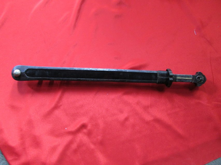  p>康巴藏刀系指四川西部甘孜州,西藏东部昌都地区出产的手工藏刀.