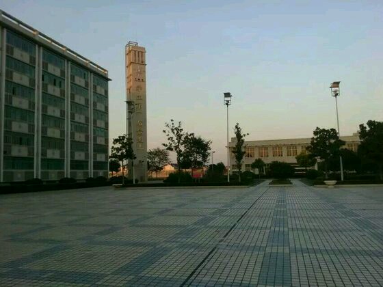  p> a target="_blank" href="/item/江苏省泰兴市第四高级中学