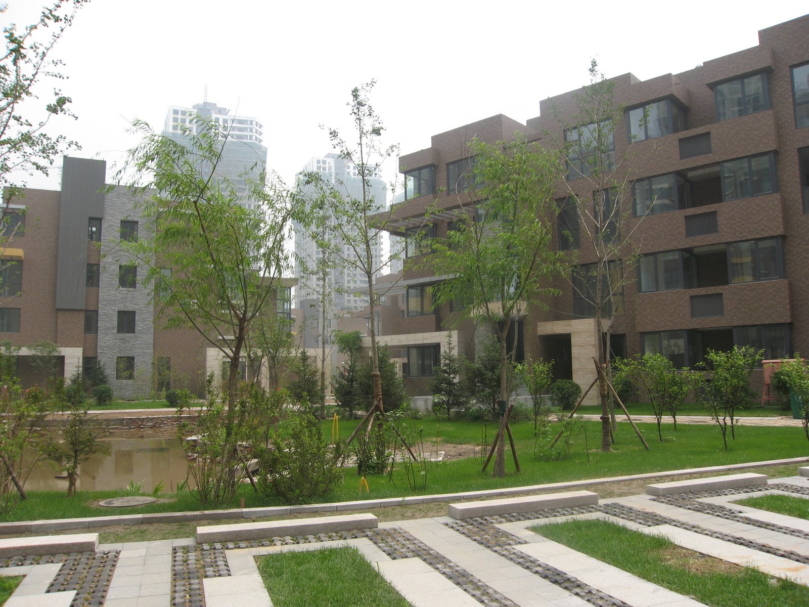  p>傲城项目是万宸地产成都首发项目,项目位于郫县犀浦镇双铁站点斜