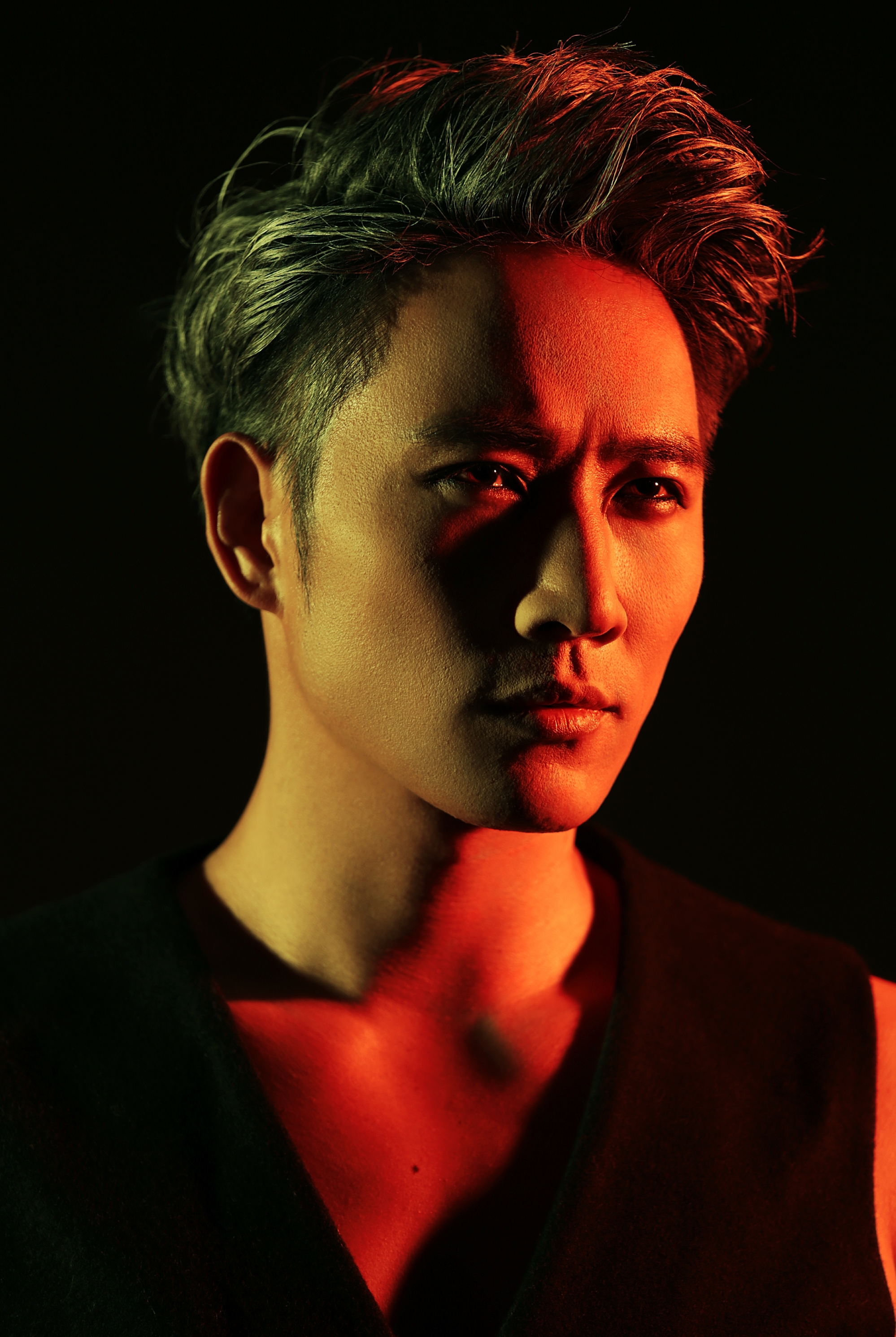 data-ctrid="slt1f9gppl5m">雷雨,1980年8月29日出生,内地男歌手,代表