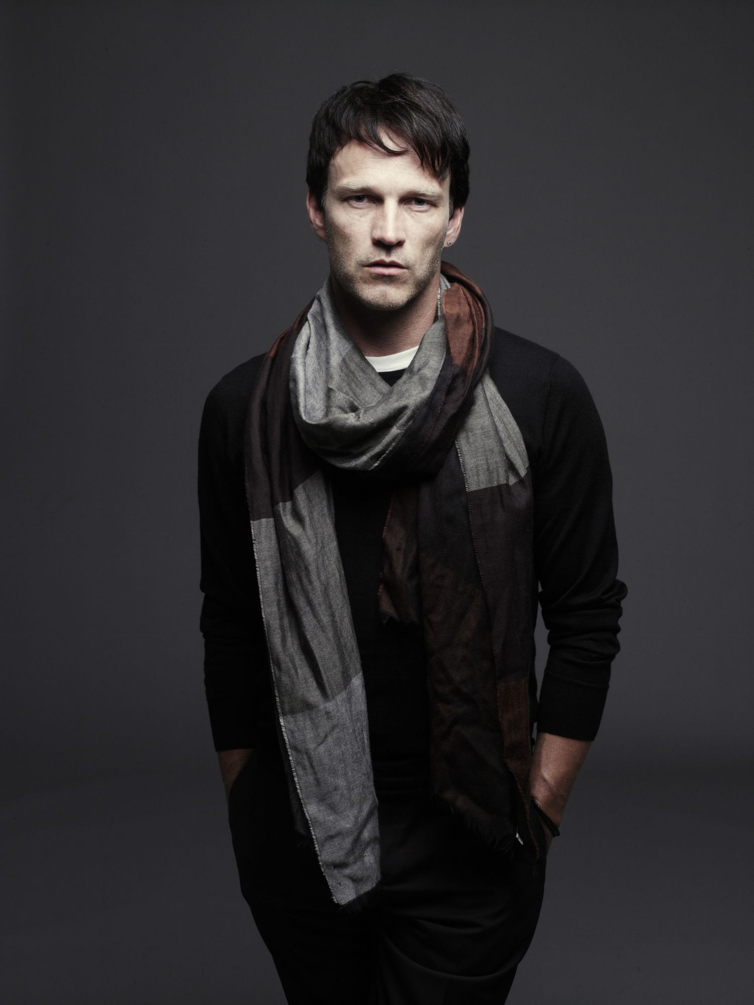  p>史蒂芬·莫耶(stephen moyer),1969年10月11日出生于英国 a target