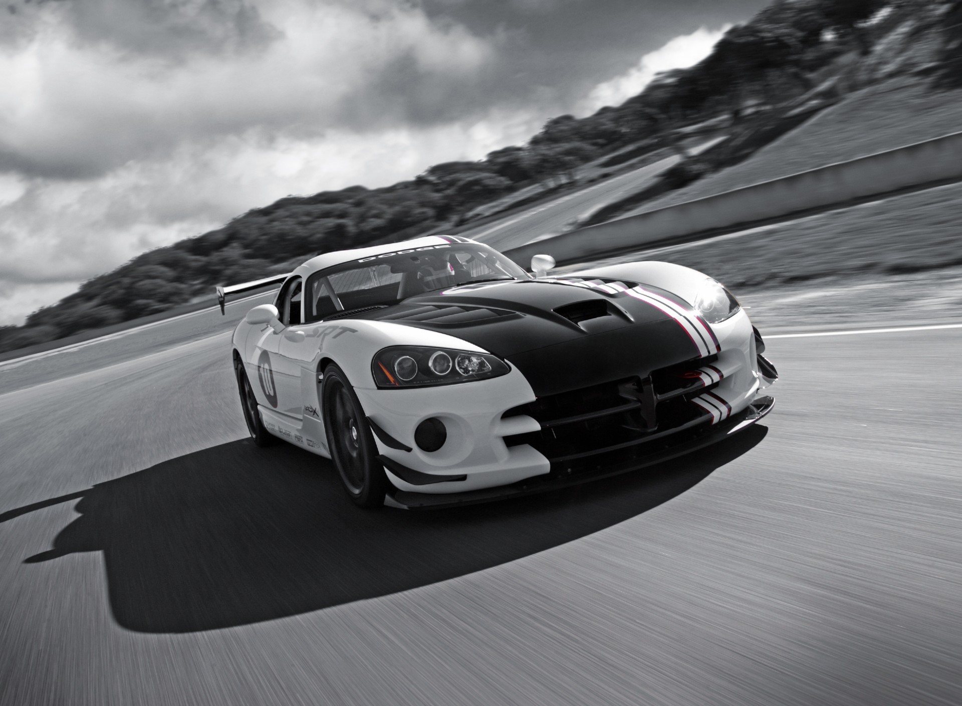  p>道奇蝰蛇(dodge viper)是 a target="_blank" href="/item