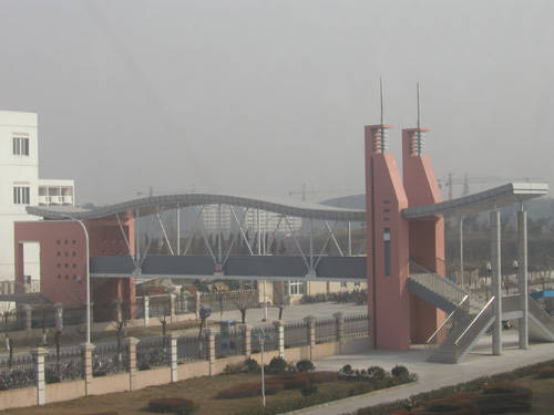  p>泰州实验学校位于江苏泰州海陵区,创办于1999年,原为国有民营 a