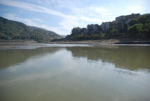 陕西旬阳旬河和汉江的交汇处