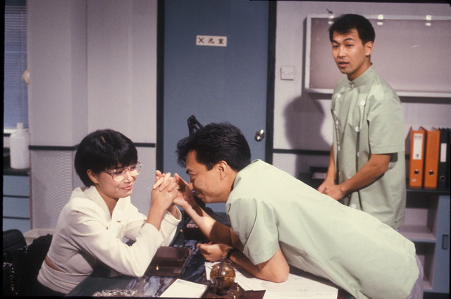  p>剧名:串烧冤家 /p> p>类型:时装 /p> p>播放时间:1989年9月25日 /p