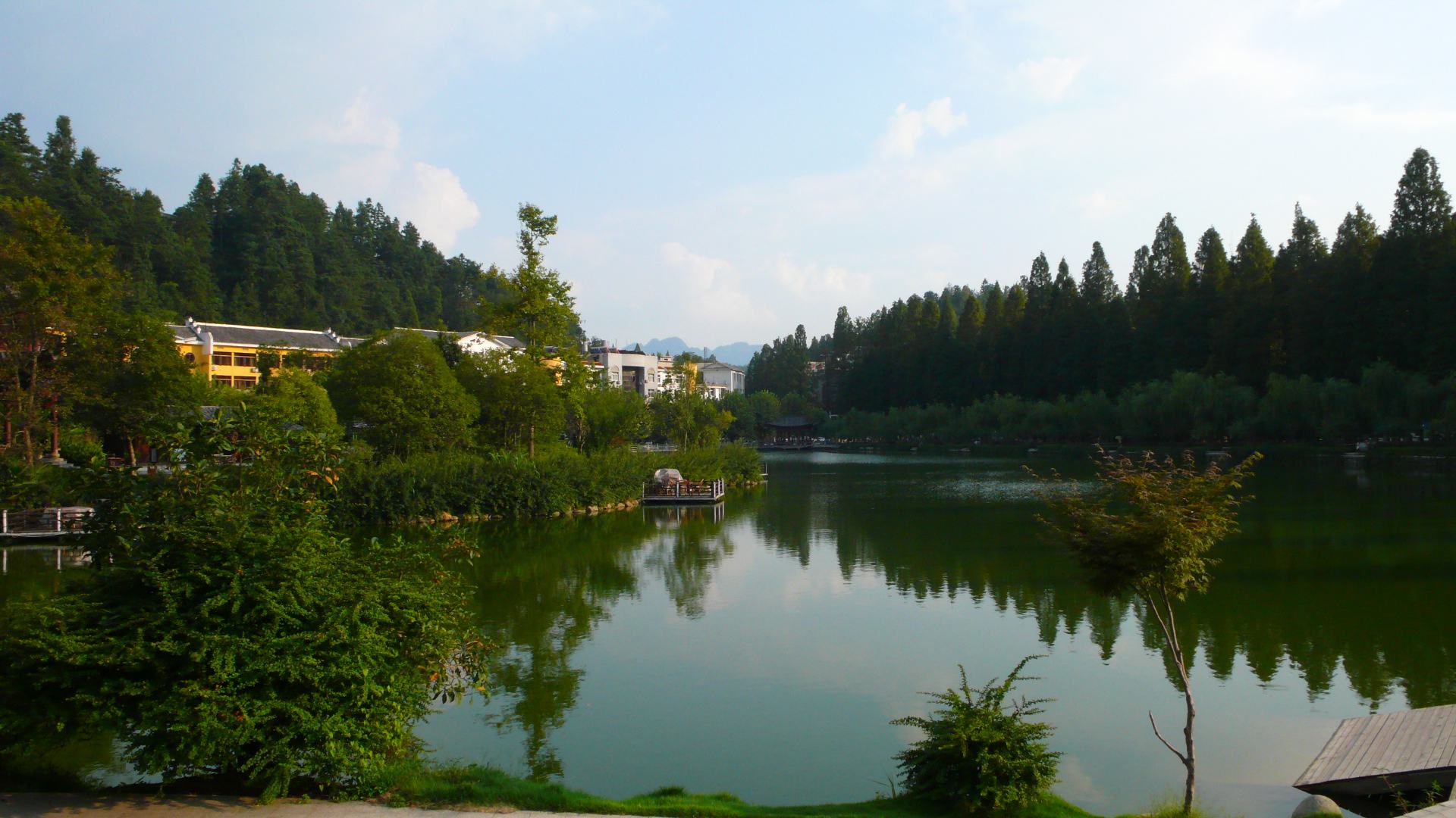  p>天工开物园位于江西宜春市 a target="_blank" href="/item/明月山