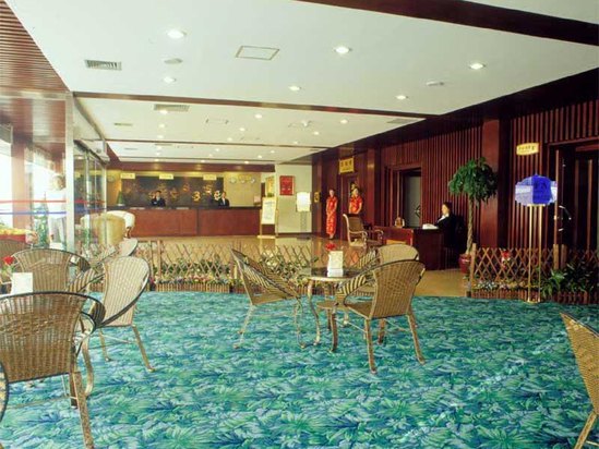  p>北京华清温泉宾馆位于亚运村北面立水桥附近,地理位置优越,毗邻 a