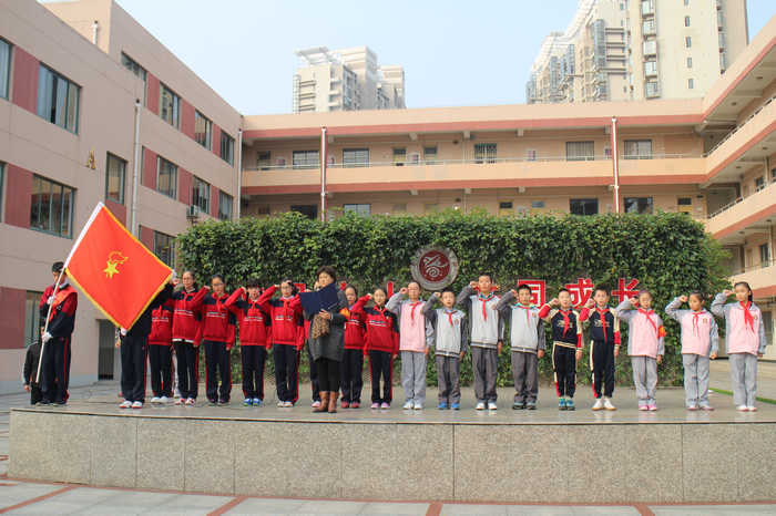 上海市晋元高级中学附属学校