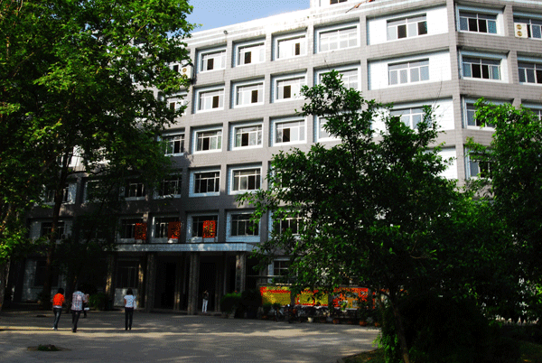  p>西南大学 a href="#">育才学院 /a>成立于2000年5月,由西南大学与