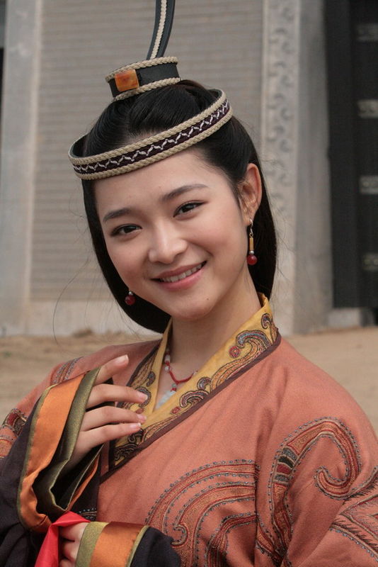  p>莫离是四十集大型历史剧《兵圣》中的女三号角色,由内地著名女演员