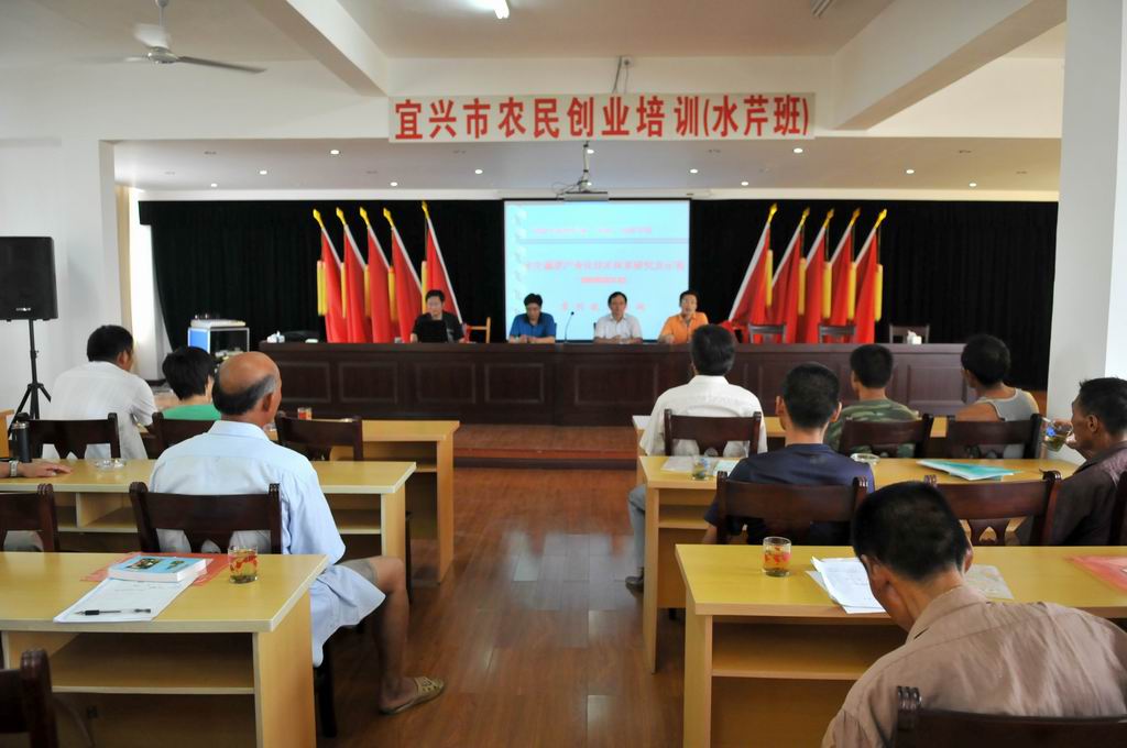 p>万石镇隶属于江苏省宜兴市,悠悠万石,自古一马平川,本无石可倚,无