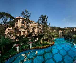  p>翡丽山是位于东莞中央公园水濂山旁,是万科top系高端产品代表作,由