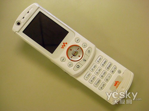  p>索尼爱立信w900是一款旋转屏手机,拥有200万像素. /p>