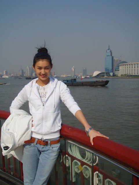 古晨（80后中国女模特）_百度百科