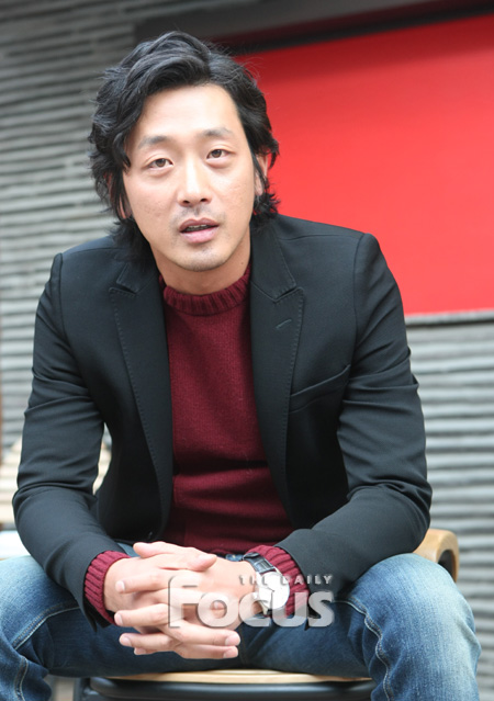 河正宇