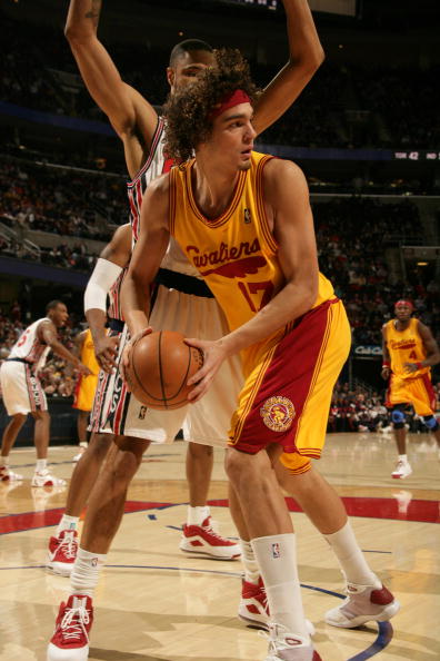  p data-id="gnwo83f0za">安德森·瓦莱乔(anderson varejao),1982年9