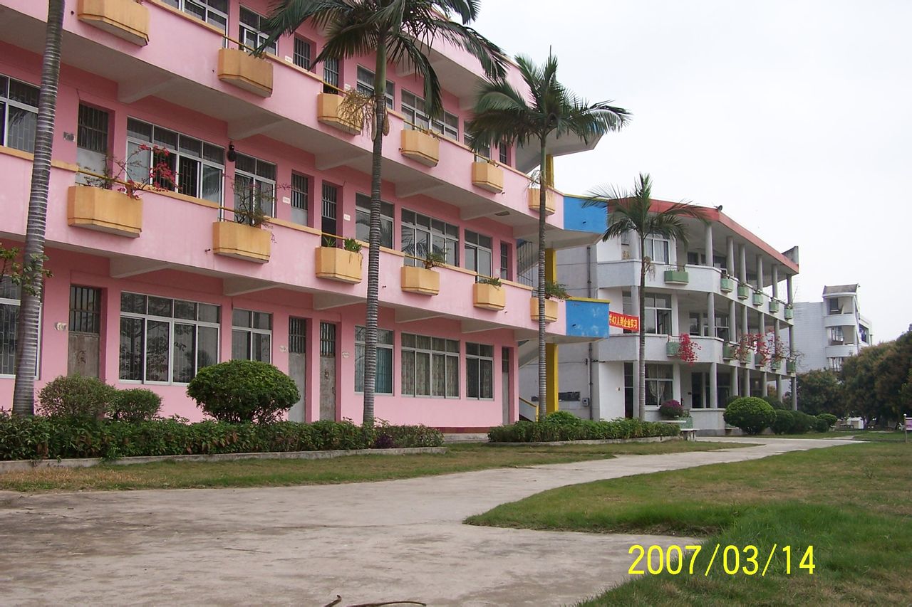 鹤山市址山中学