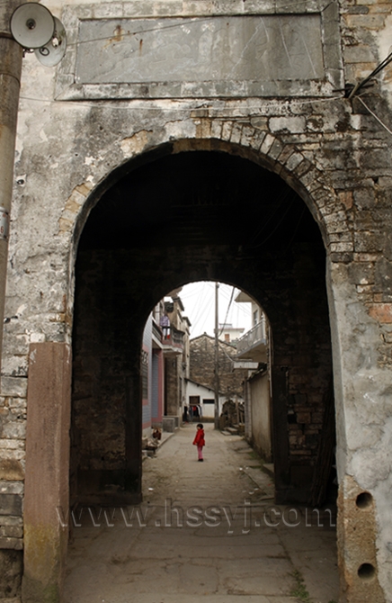  p>五城老街位于休宁县的南面,距离县城26公里,五城街在古时候是一处