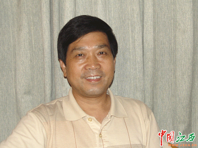  p>熊云鹏,男,汉族,1955年10月出生,江西进贤人,大学毕业,中共党员.