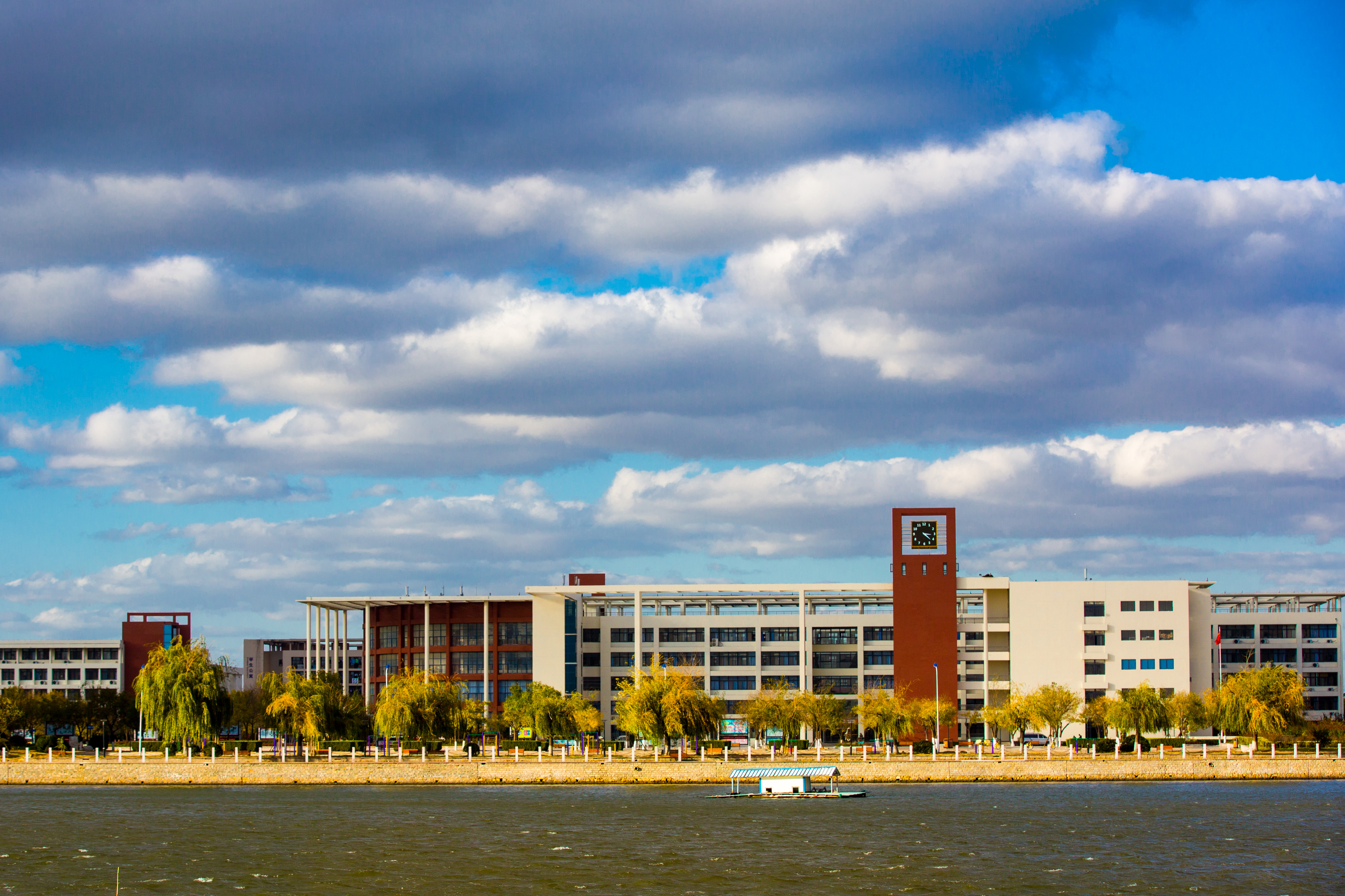  p>威海职业学院(weihai vocational college)是一所由 a target="