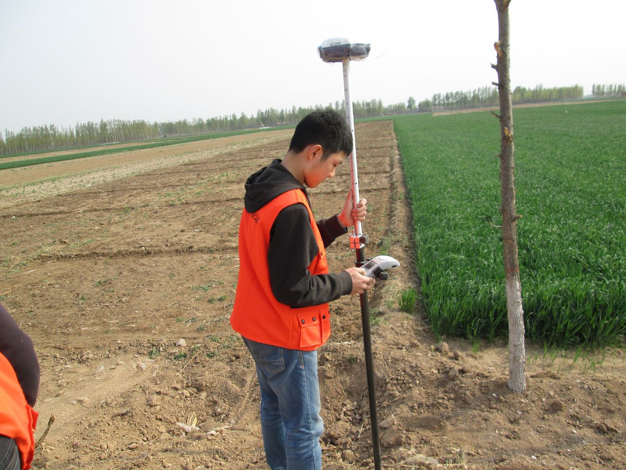  p>界址点测量是指根据测区内已布设的 a target="_blank" href="