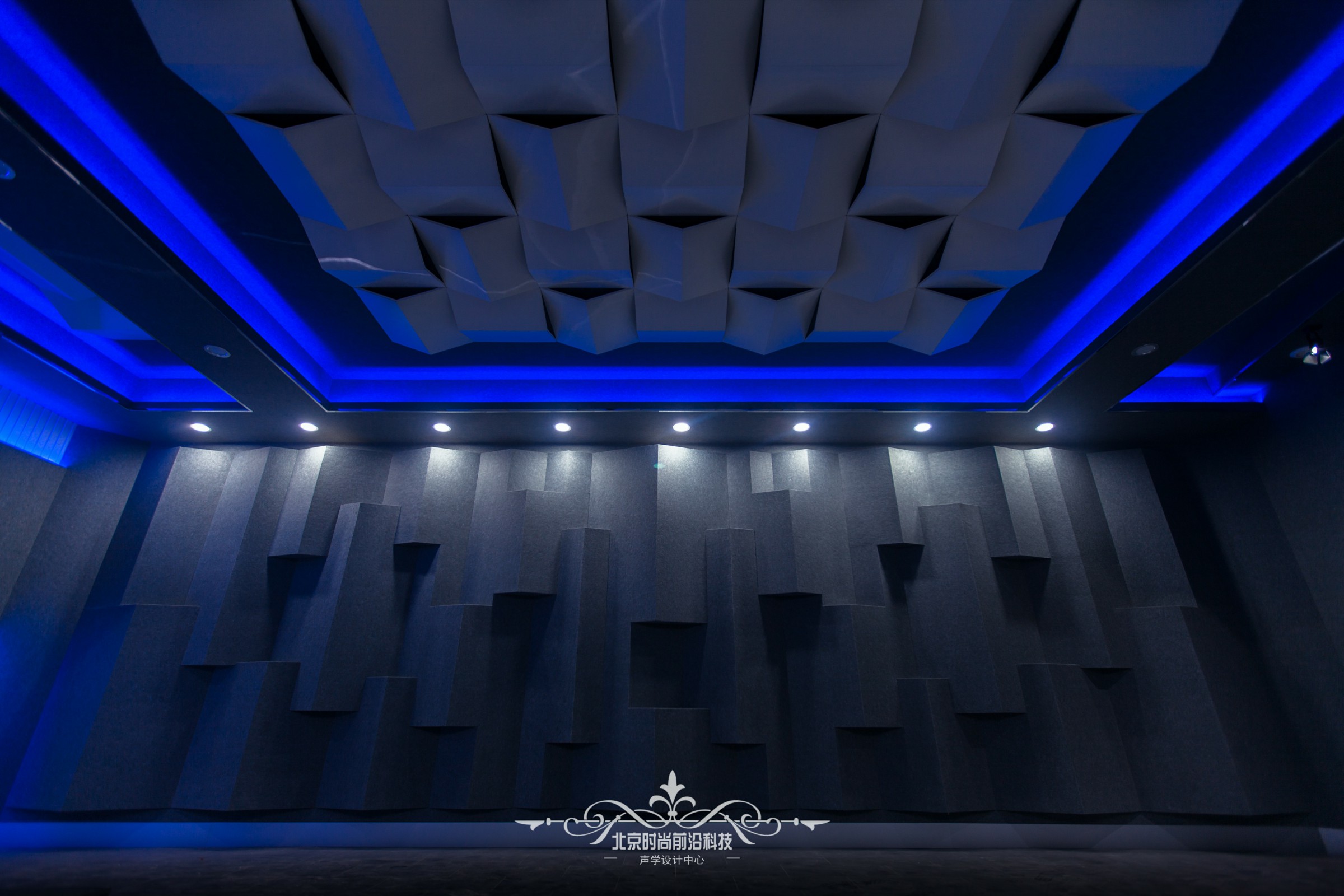  p>北京时尚前沿科技有限公司,是一家集声学设计,录音棚装修;录音棚