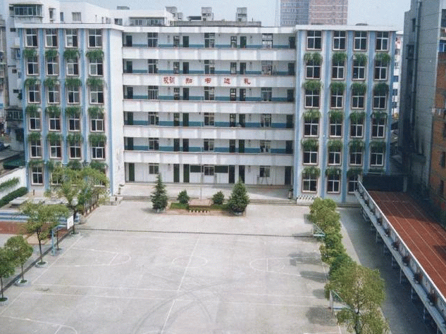 南昌县八一中学