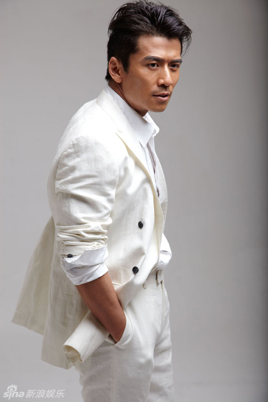  p>唐文龙,1969年11月17日出生于香港,中国香港男演员,歌手.