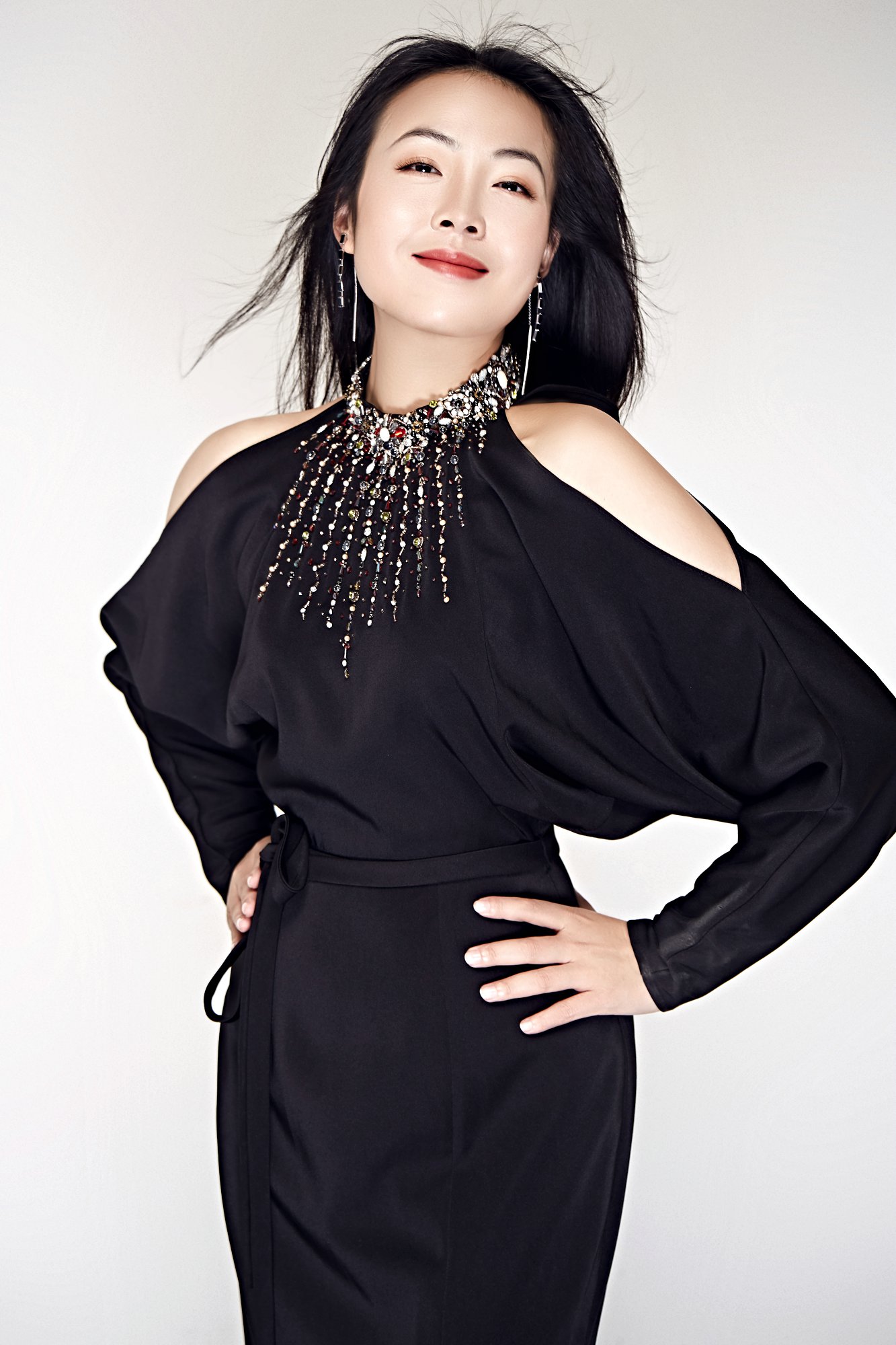  p>曹珊珊,歌手,演员.