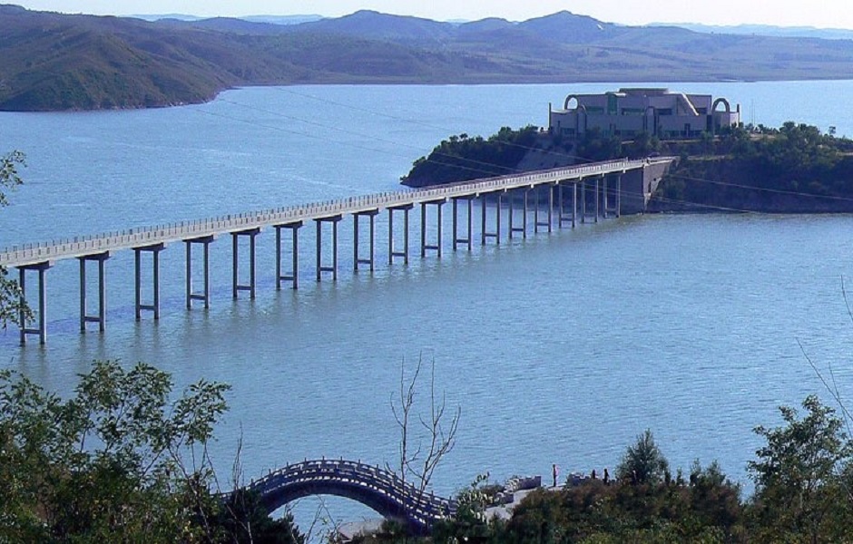  p data-id="gnbtzr89uo">白石水库坐落在辽宁省北票市大凌河干流上