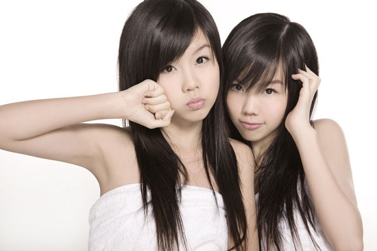 《我知道》是华语双胞胎女子组合 a target="_blank" href="/item/by2