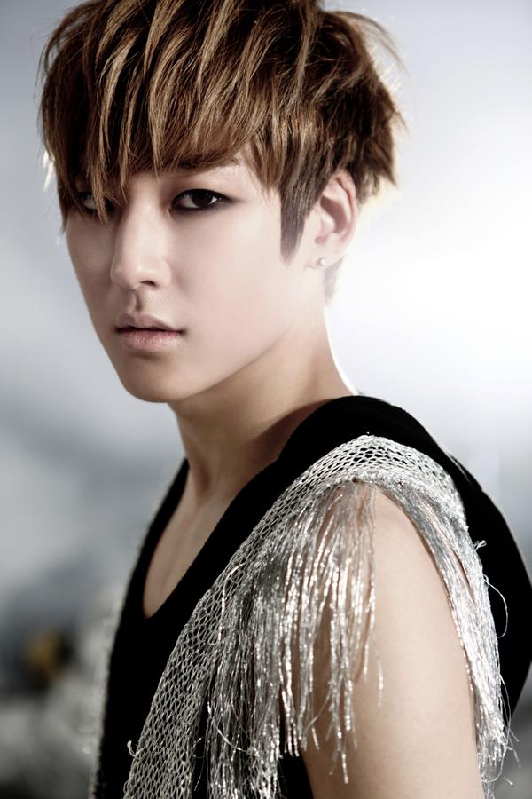  p>禹成贤(kevin),1991年11月25日出生于美国旧金山(三藩市),韩国男