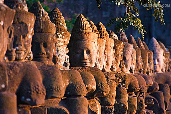  p>吴哥窟( i>angkor wat /i>),又称吴哥寺,位于 a target="_blank"