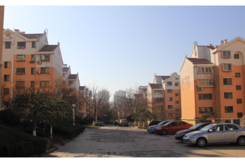  p>锦绣新城一期位于烟台市芝罘凤凰台,由无开发商建成,共计房屋2770